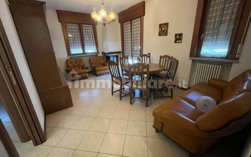 Appartamento ottimo stato, seminterrato, Centro, Fidenza — foto 3 di 28