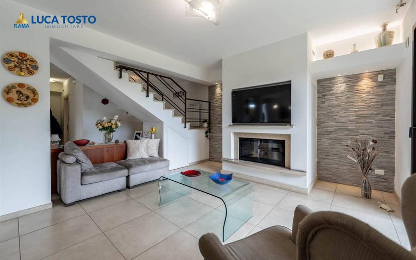 Villa bifamiliare via Matteo Gaudioso 15 G, Centro, Pedara — foto 6 di 53