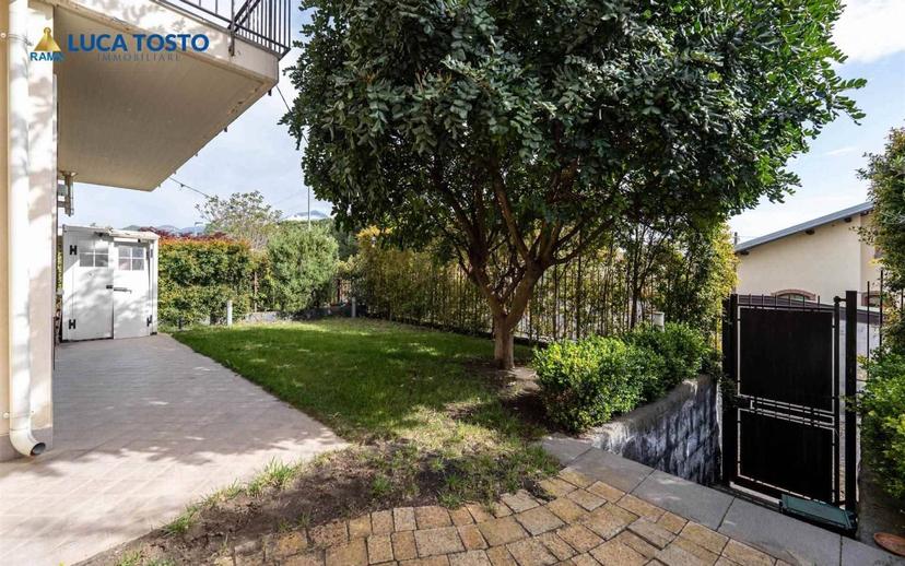 Villa bifamiliare via Matteo Gaudioso 15 G, Centro, Pedara — foto 2 di 53
