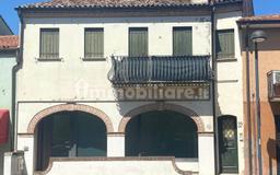 Quadrilocale ottimo stato, primo piano, Centro, Agna