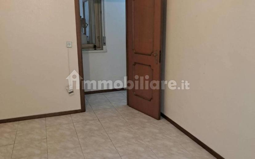 Trilocale via Giovanni Verga 3, Centro, Tremestieri Etneo