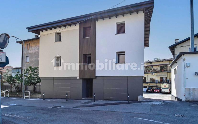 Trilocale ottimo stato, primo piano, Centro, Ponte San Pietro — foto 2 di 23
