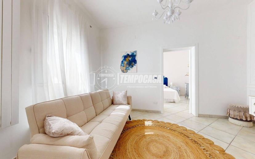 Trilocale ottimo stato, secondo piano, Centro, Monopoli — foto 23 di 30
