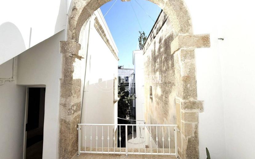 Trilocale ottimo stato, secondo piano, Centro, Monopoli — foto 4 di 30