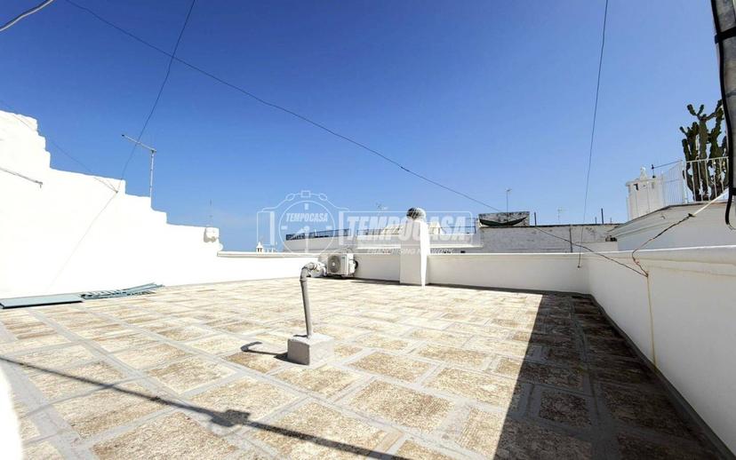 Trilocale ottimo stato, secondo piano, Centro, Monopoli — foto 16 di 30