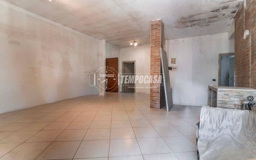 Quadrilocale via Caduti Della Liberazione 52, Uboldo — foto 15 di 21