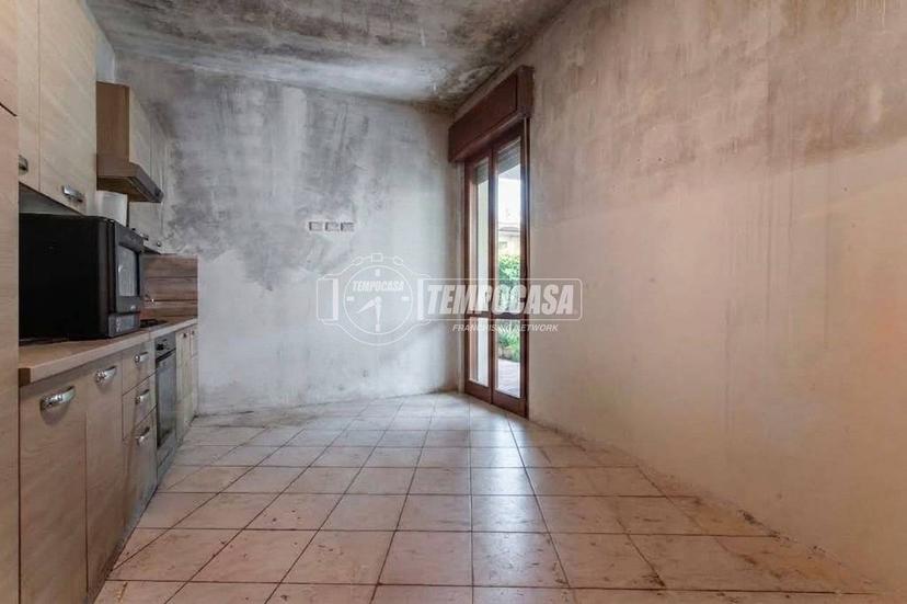 Quadrilocale via Caduti Della Liberazione 52, Uboldo — foto 13 di 21