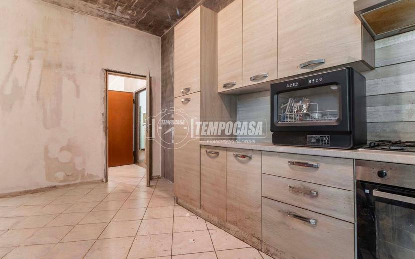 Quadrilocale via Caduti Della Liberazione 52, Uboldo — foto 9 di 21