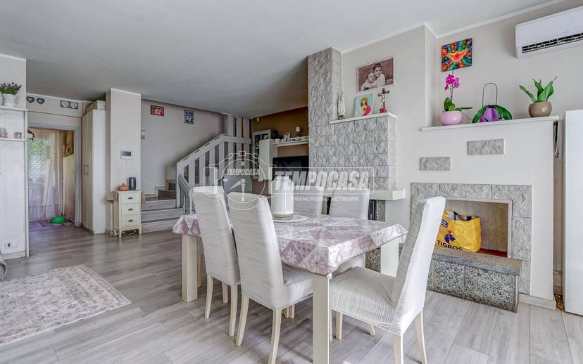 Villa bifamiliare via Cascina Ferrari 25, Centro, Luino — foto 28 di 42
