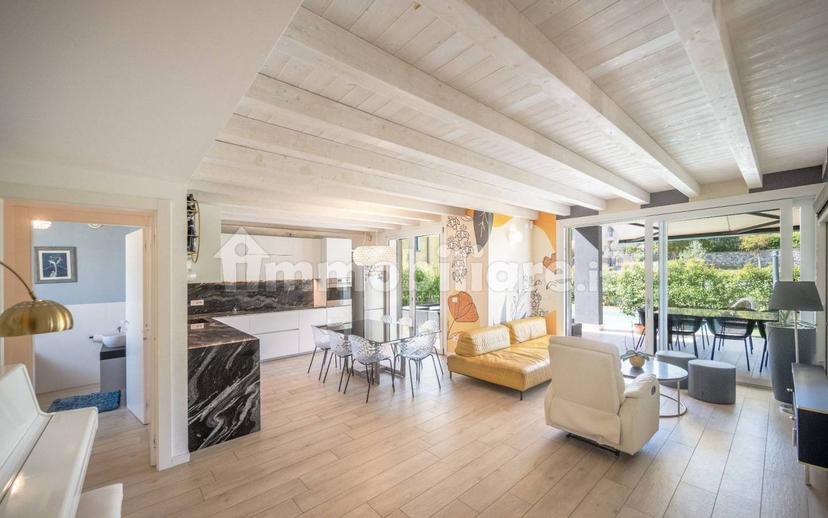 Villa unifamiliare Strada del Tonol, Centro, Lazise — foto 3 di 29
