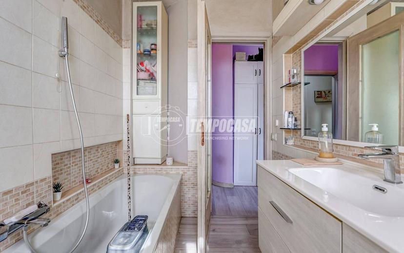 Villa bifamiliare via Cascina Ferrari 25, Centro, Luino — foto 39 di 42