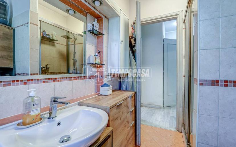 Villa bifamiliare via Cascina Ferrari 25, Centro, Luino — foto 32 di 42