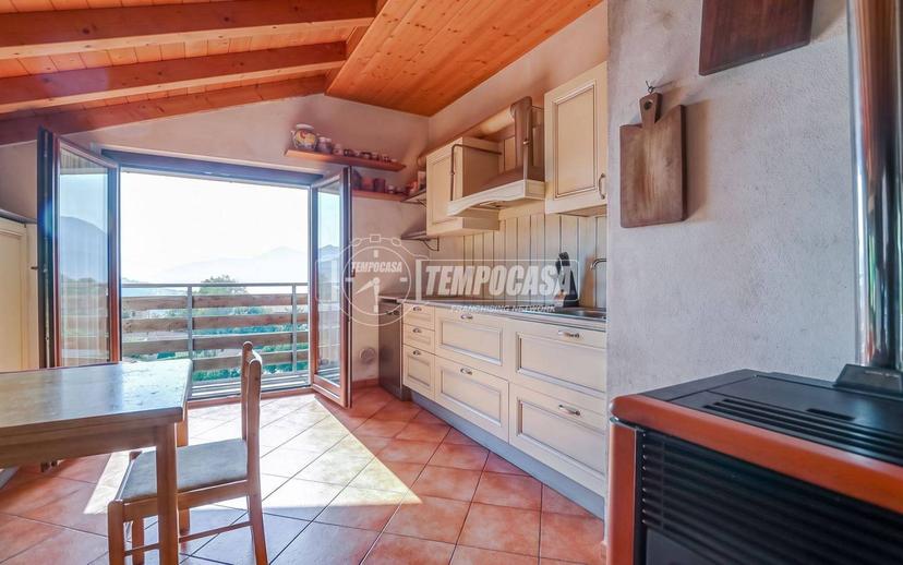 Villa bifamiliare via Cascina Ferrari 25, Centro, Luino — foto 8 di 42