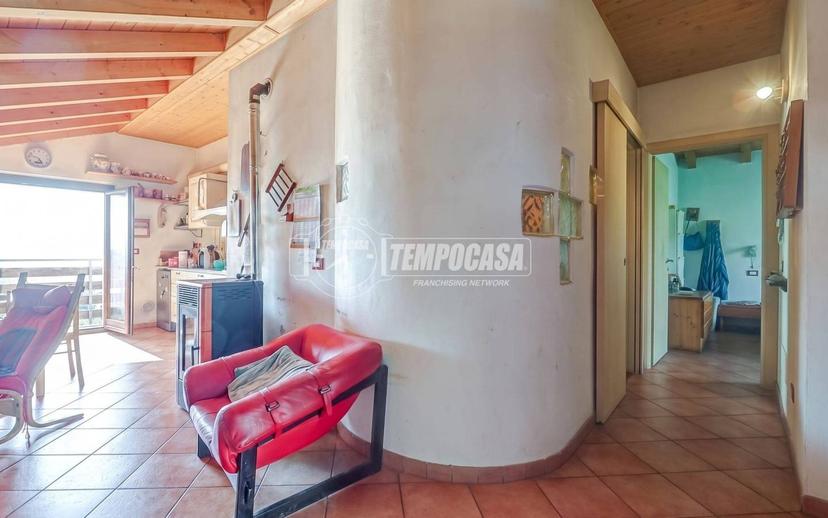 Villa bifamiliare via Cascina Ferrari 25, Centro, Luino — foto 2 di 42