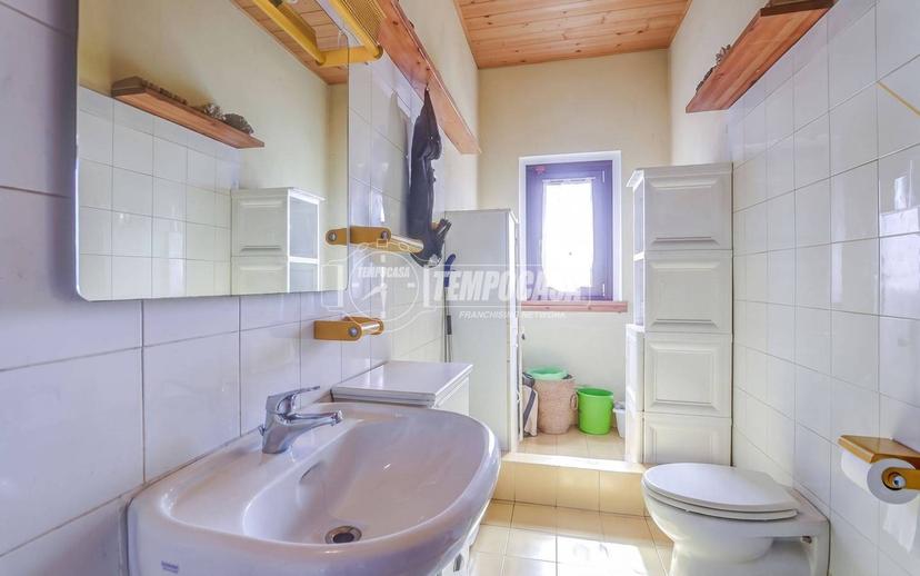 Villa bifamiliare via Cascina Ferrari 25, Centro, Luino — foto 4 di 42