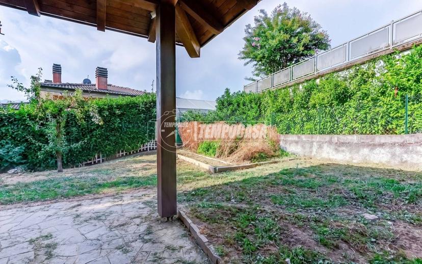 Villa bifamiliare via Cascina Ferrari 25, Centro, Luino — foto 9 di 42
