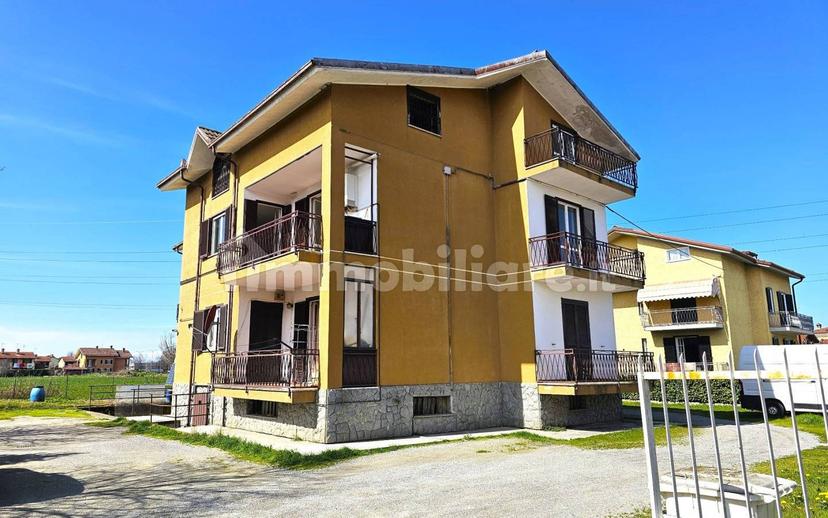 Quadrilocale via 25 Aprile 12, Centro, Bene Vagienna — foto 13 di 27