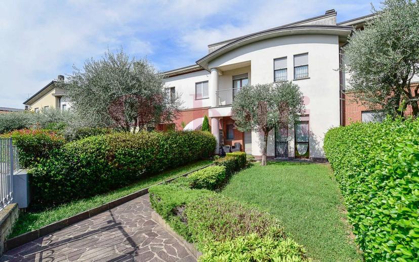 Villa a schiera via Sant'Agata 4, Centro, Mariano Comense — foto 2 di 33