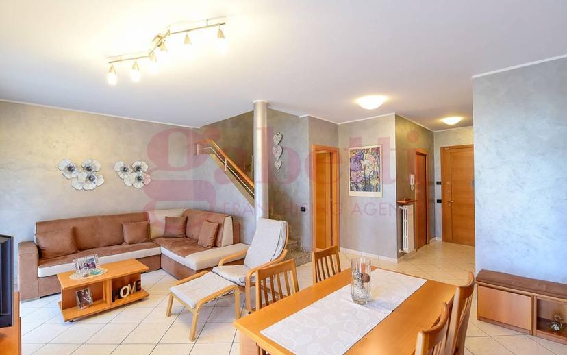 Villa a schiera via Sant'Agata 4, Centro, Mariano Comense — foto 5 di 33