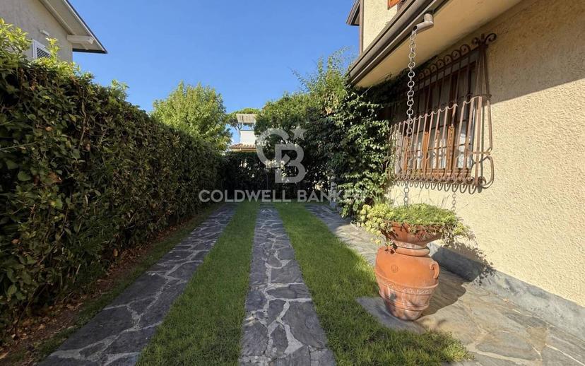Villa unifamiliare via Duca D'Aosta, Centro, Forte dei Marmi — foto 30 di 30