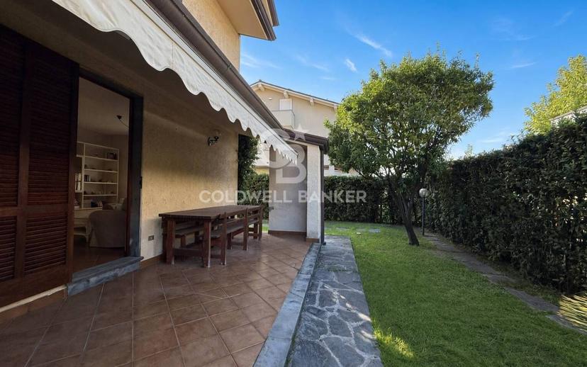 Villa unifamiliare via Duca D'Aosta, Centro, Forte dei Marmi — foto 20 di 30