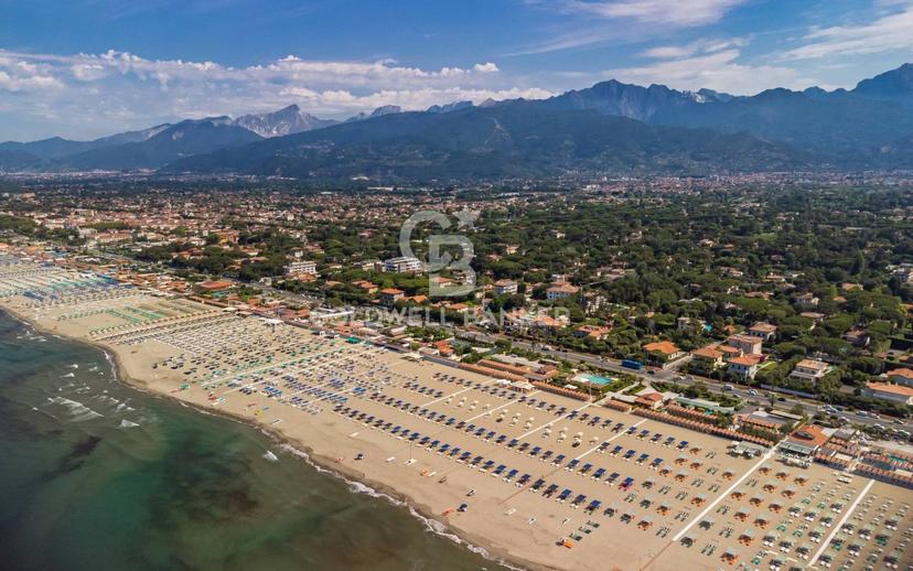 Villa unifamiliare via Duca D'Aosta, Centro, Forte dei Marmi — foto 22 di 30