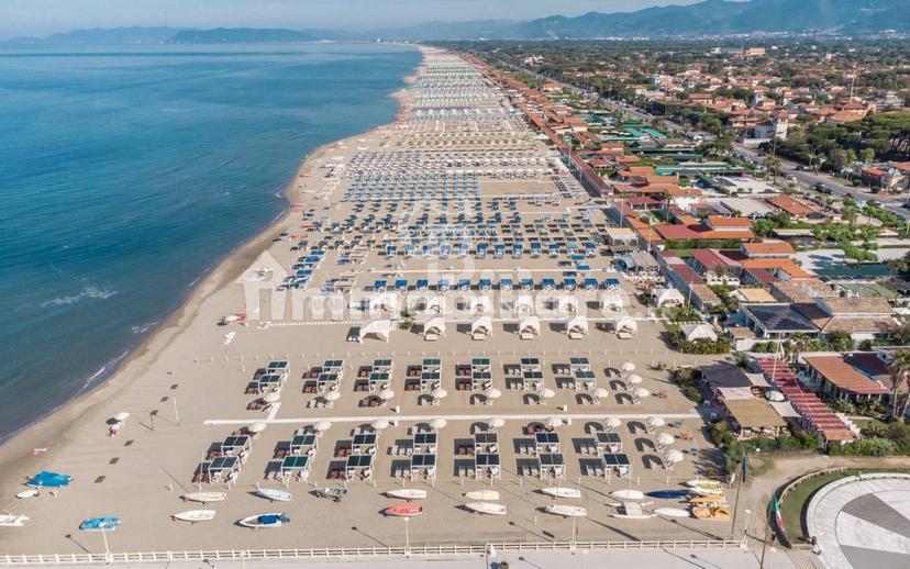 Villa unifamiliare via Duca D'Aosta, Centro, Forte dei Marmi — foto 29 di 30