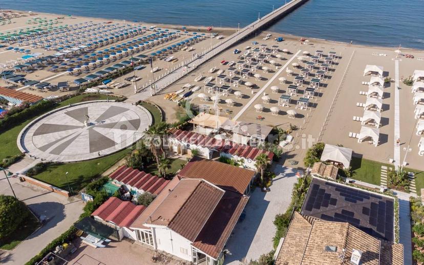 Villa unifamiliare via Duca D'Aosta, Centro, Forte dei Marmi — foto 24 di 30