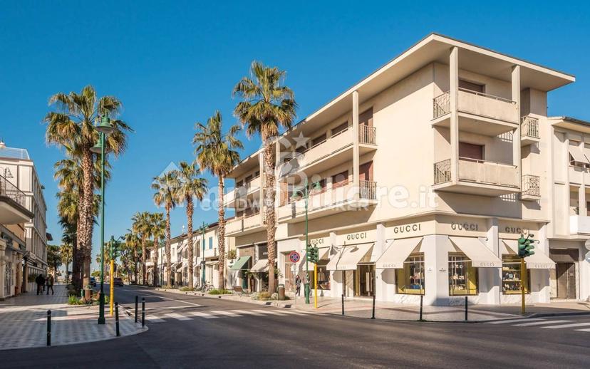 Villa unifamiliare via Duca D'Aosta, Centro, Forte dei Marmi — foto 16 di 30