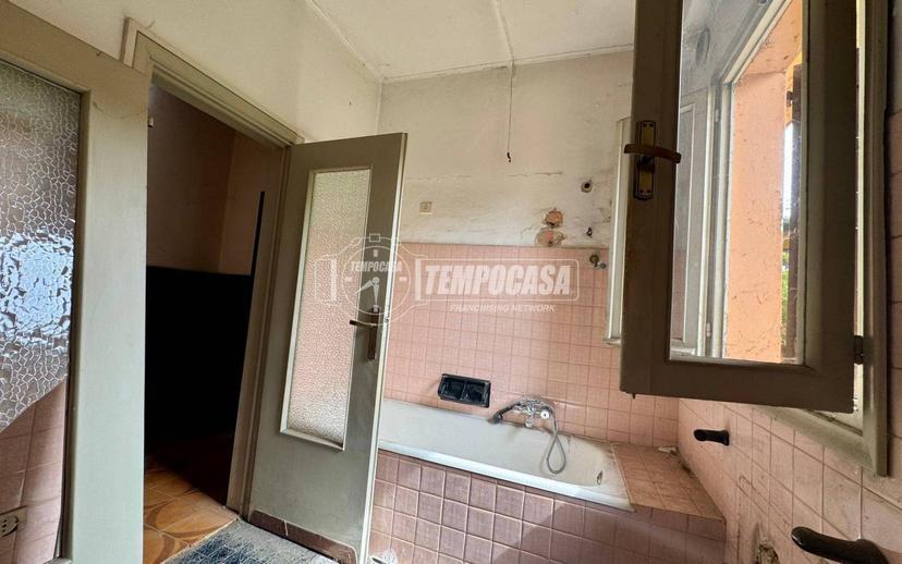 Appartamento via Giuseppe Garibaldi 19, Paderno Franciacorta — foto 42 di 56