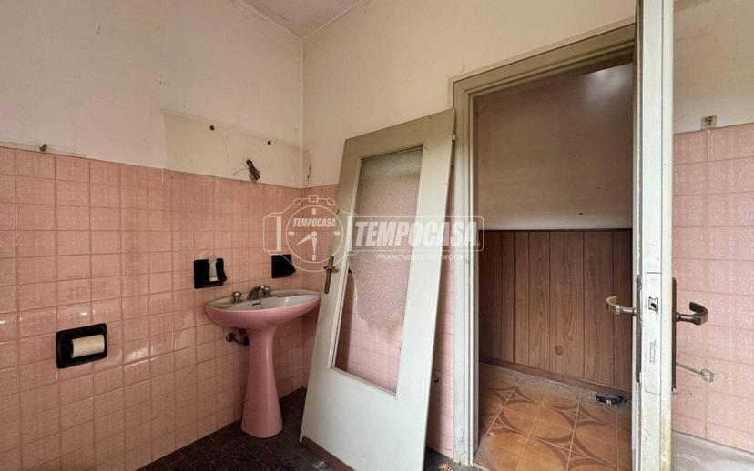 Appartamento via Giuseppe Garibaldi 19, Paderno Franciacorta — foto 12 di 56
