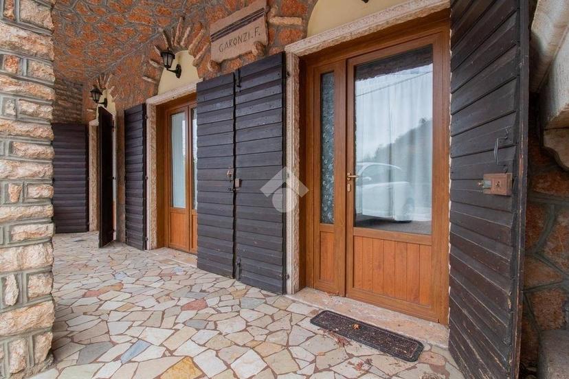 Bilocale Contrada Garonzi 4, Garonzi, Roverè Veronese — foto 3 di 9