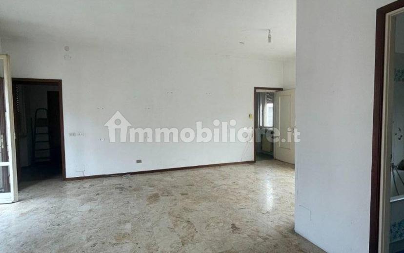 Quadrilocale via Trieste 25, Centro, Carpaneto Piacentino — foto 4 di 38