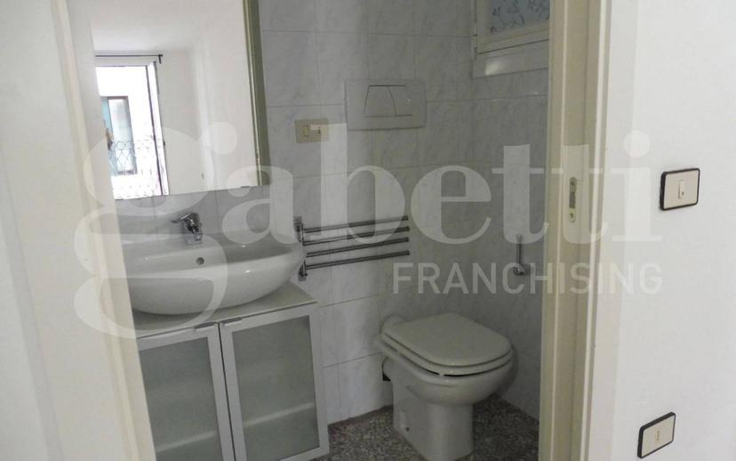 Trilocale buono stato, secondo piano, Centro, Bassano del Grappa