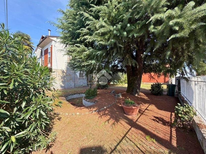 Terratetto unifamiliare via duca d' aosta 29, Centro, Tronzano Vercellese — foto 5 di 39