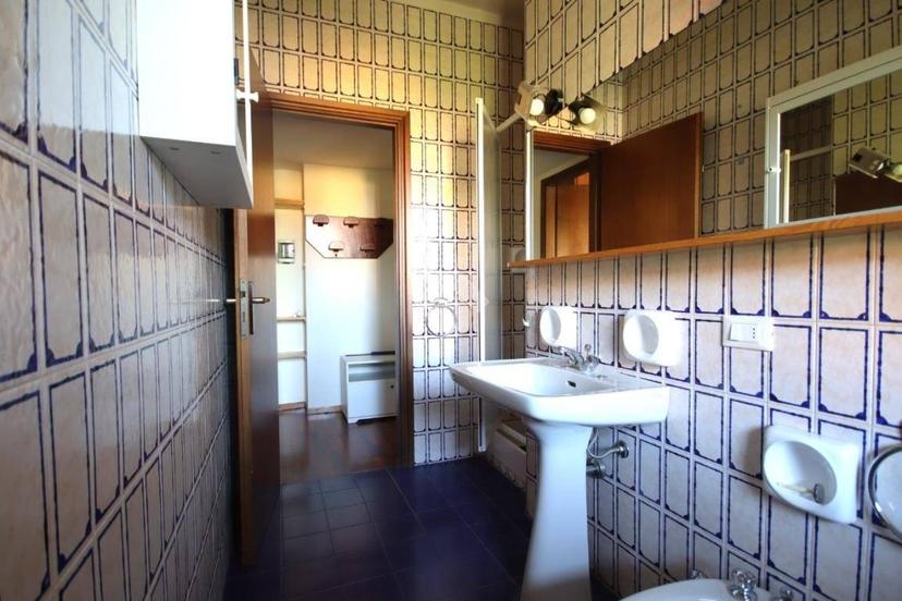 Bilocale via Giuseppe Garibaldi 105, Centro, Barzanò — foto 2 di 22