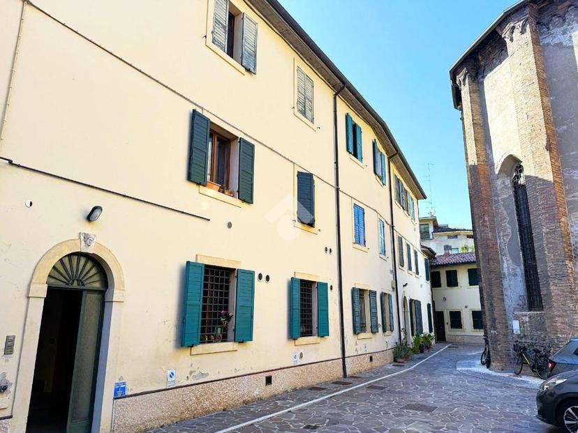 Bilocale via muro padri 39, Veronetta, Verona