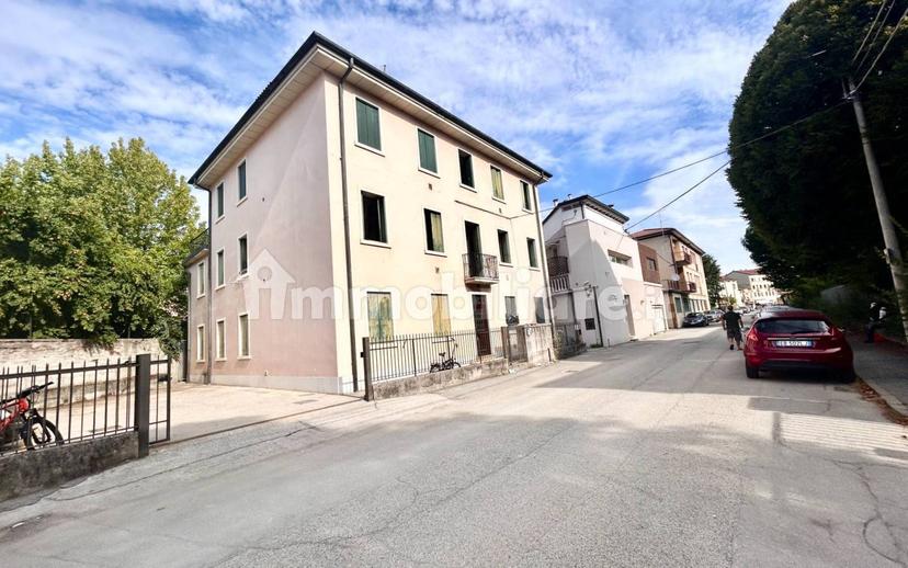 Quadrilocale via Gabriele D'Annunzio 68-15, Viale Verona, Vicenza — foto 8 di 23