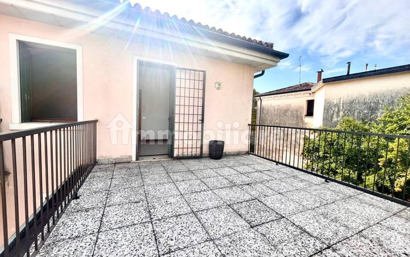 Quadrilocale via Gabriele D'Annunzio 68-15, Viale Verona, Vicenza