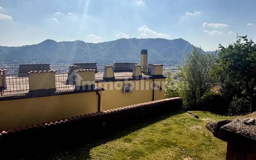 Villa unifamiliare via per Brunate 1, Garzola, Como — foto 3 di 43