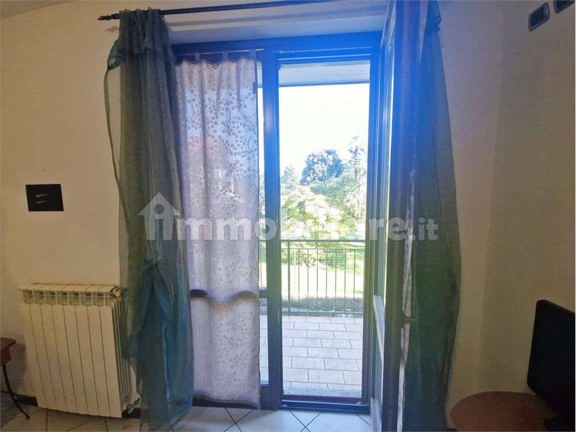 Bilocale via Leopardi, Centro, Gavirate