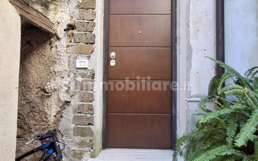 Bilocale ottimo stato, su più livelli, Dugenta — foto 9 di 12