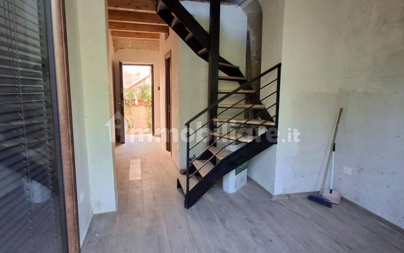 Bilocale ottimo stato, su più livelli, Dugenta — foto 7 di 12