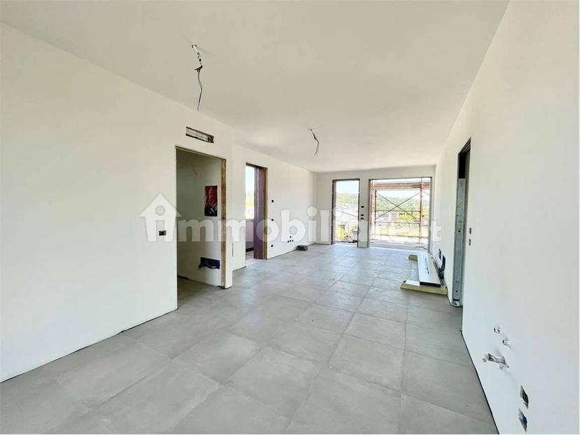 Trilocale nuovo, primo piano, Castelnuovo del Garda — foto 7 di 9