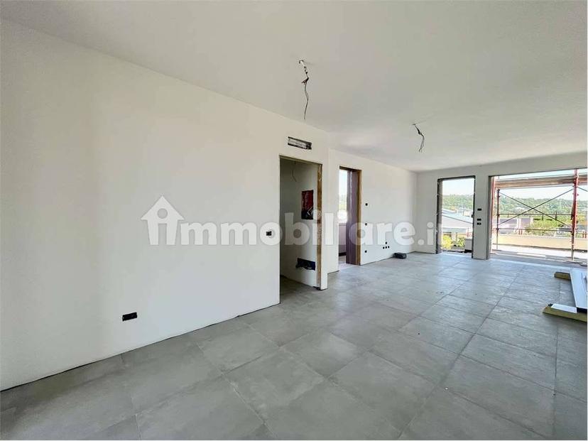 Trilocale nuovo, primo piano, Castelnuovo del Garda — foto 4 di 9