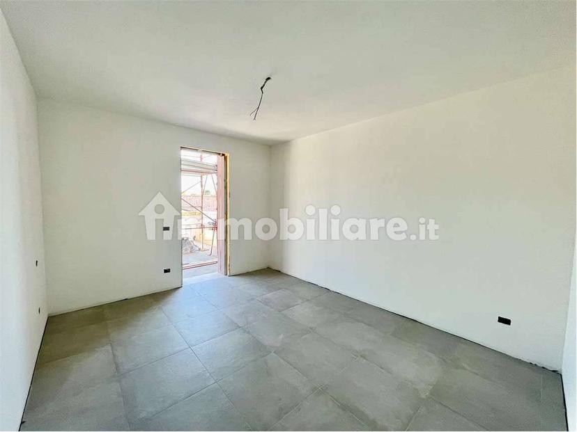 Trilocale nuovo, primo piano, Castelnuovo del Garda — foto 2 di 9