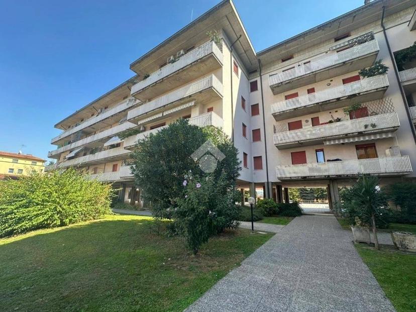 Quadrilocale viale San Lazzaro 177, San Lazzaro, Vicenza — foto 2 di 30