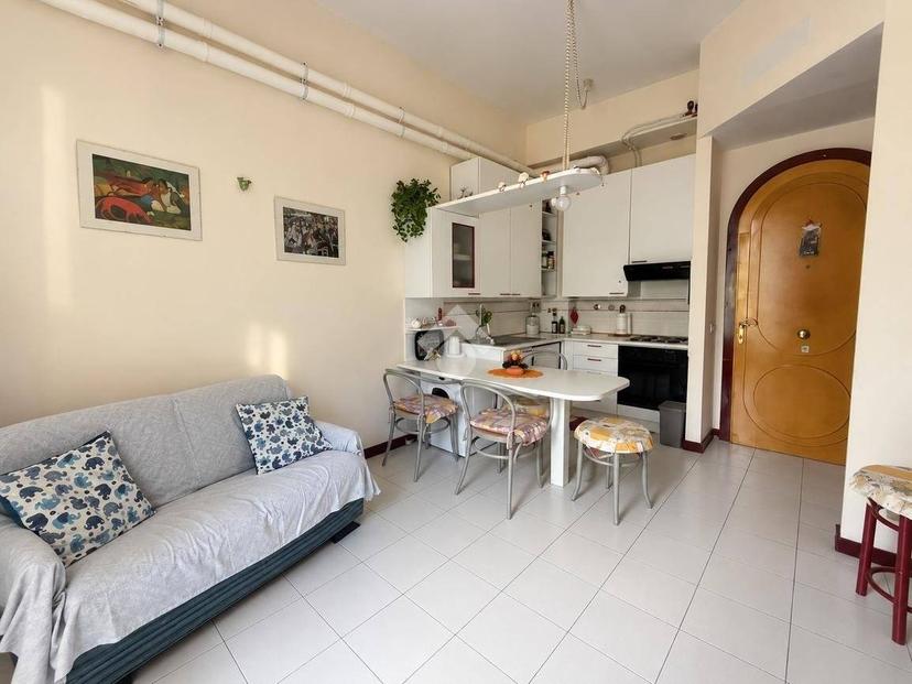 Bilocale via Romana 57, Centro, Bordighera