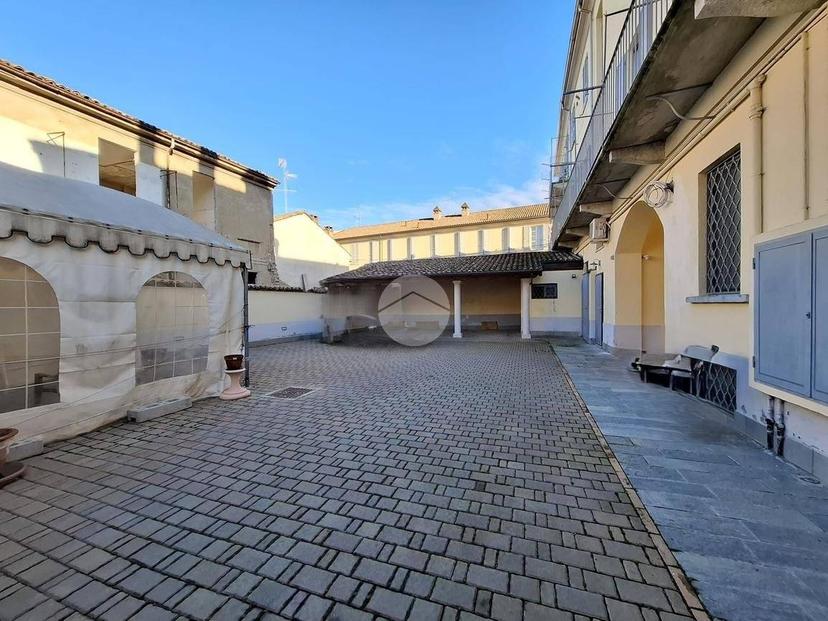 Quadrilocale via piazza castello 1, Centro Storico, Voghera — foto 15 di 22