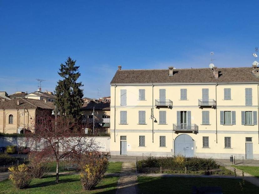 Quadrilocale via piazza castello 1, Centro Storico, Voghera — foto 7 di 22